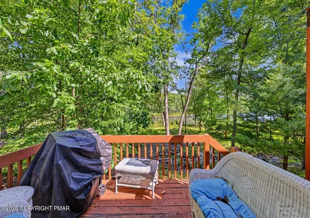 Homes for sale in Tamiment, PA | 121 Brandyshire Dr, Tamiment, PA 18371 | MLS# PM-142445