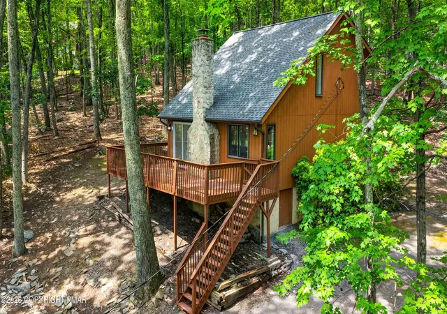 Photo 1 of Single family home for sale at 192 Bellingham Dr, Bushkill, PA 18324 | MLS# PM-142470 | Listing updated on 2026-09-09