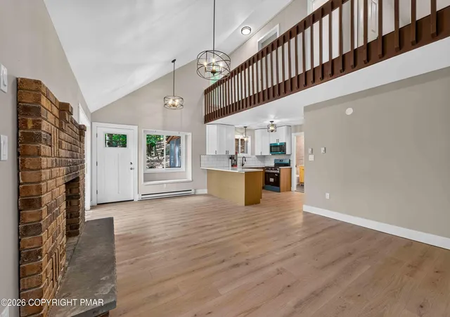 Photo 3 of Single family home for sale at 192 Bellingham Dr, Bushkill, PA 18324 | MLS# PM-142470 | Listing updated on 2026-09-09