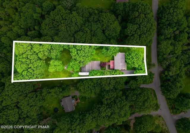 Homes for sale in Long Pond, PA | 1304 Summit View Dr, Long Pond, PA 18334 | MLS# PM-142692
