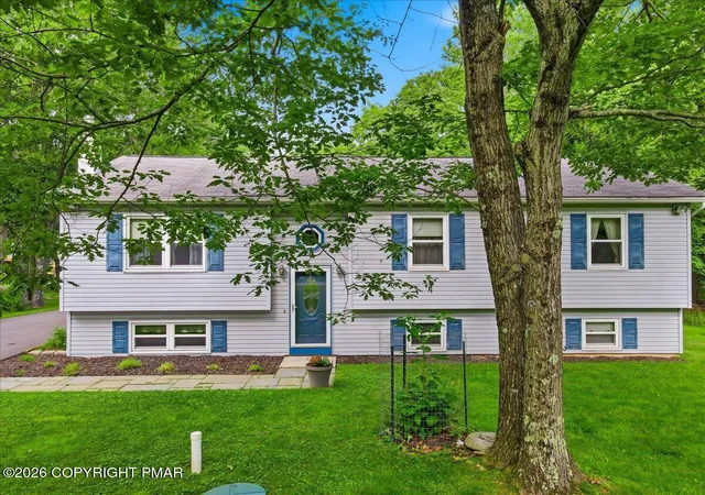 Homes for sale in Long Pond, PA | 1304 Summit View Dr, Long Pond, PA 18334 | MLS# PM-142692