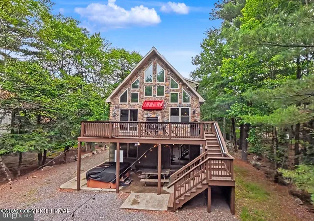 Homes for sale in Lake Harmony, PA | 41 Lupine Dr, Lake Harmony, PA 18624 | MLS# PM-142479