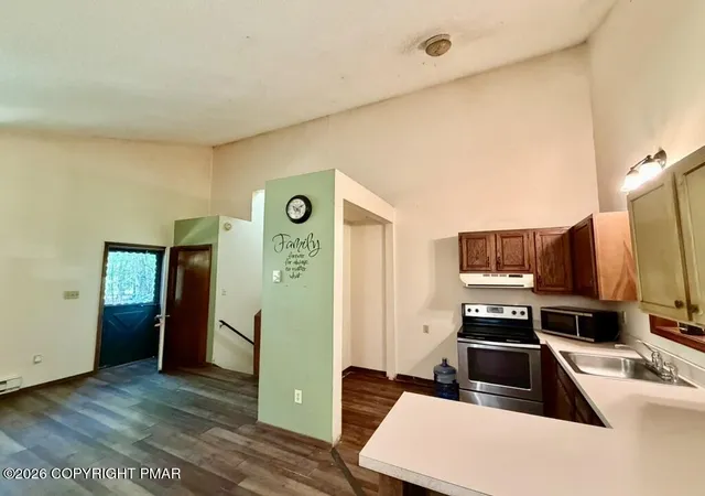 Homes for sale in Bushkill, PA | 1113 Elk Dr, Bushkill, PA 18324 | MLS# PM-142554