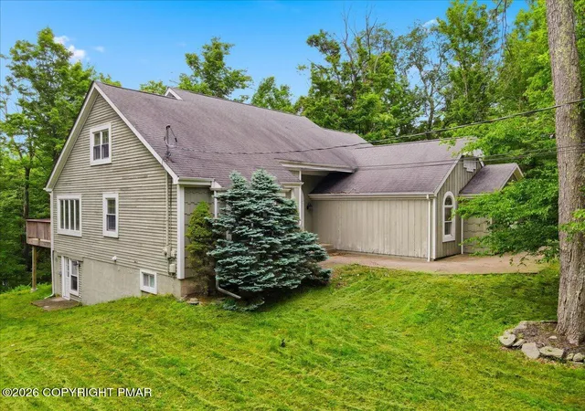 Homes for sale in Greentown, PA | 161 Fawnwood Dr, Greentown, PA 18426 | MLS# PM-142538