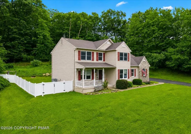 Homes for sale in Stroudsburg, PA | 4017 Crest View Dr, Stroudsburg, PA 18360 | MLS# PM-142502