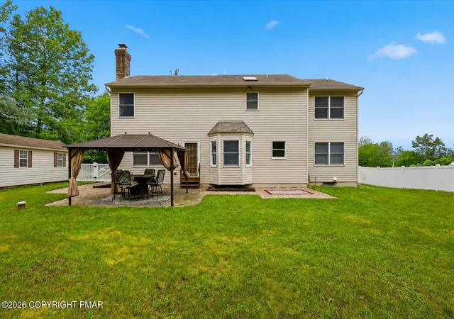 Homes for sale in Stroudsburg, PA | 4017 Crest View Dr, Stroudsburg, PA 18360 | MLS# PM-142502