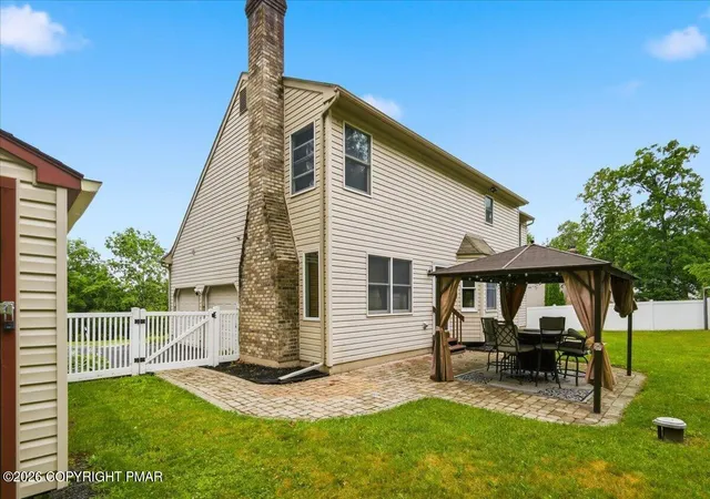 Homes for sale in Stroudsburg, PA | 4017 Crest View Dr, Stroudsburg, PA 18360 | MLS# PM-142502