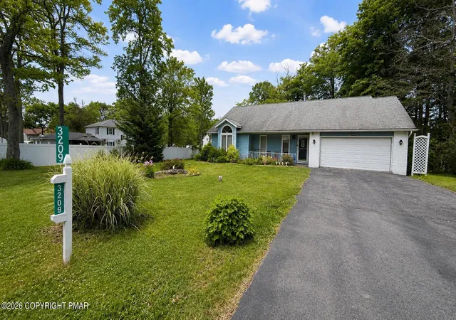 Homes for sale in Tobyhanna, PA | 3209 Evergreen Cir, Tobyhanna, PA 18466 | MLS# PM-142563