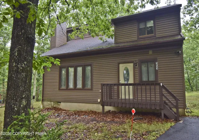 Homes for sale in East Stroudsburg, PA | 353 Hyland Dr, East Stroudsburg, PA 18301 | MLS# PM-142663