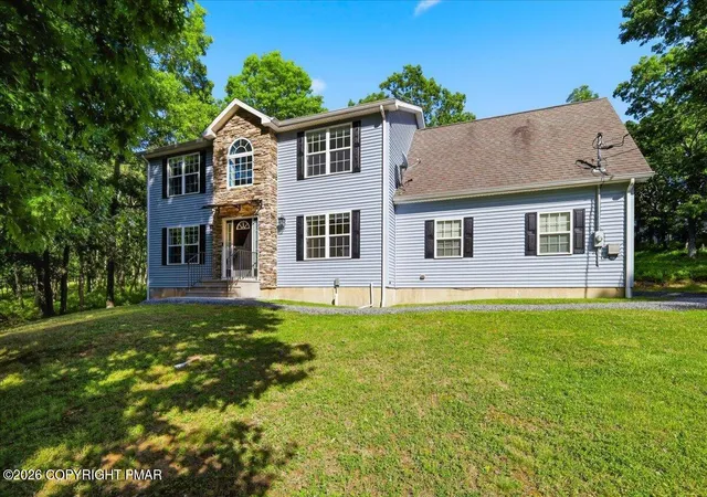 Homes for sale in Bushkill, PA | 1212 N Whittaker Dr, Bushkill, PA 18324 | MLS# PM-142645