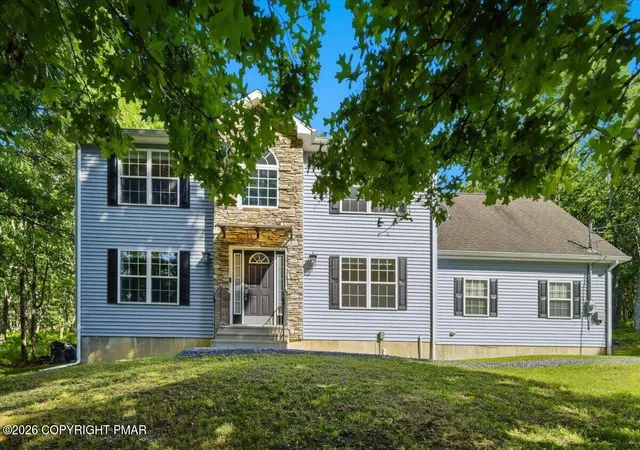 Homes for sale in Bushkill, PA | 1212 N Whittaker Dr, Bushkill, PA 18324 | MLS# PM-142645