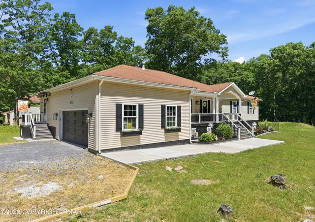 2nd image of 3172 Bluebird Dr, Bushkill, PA 18324 | MLS# PM-142531
