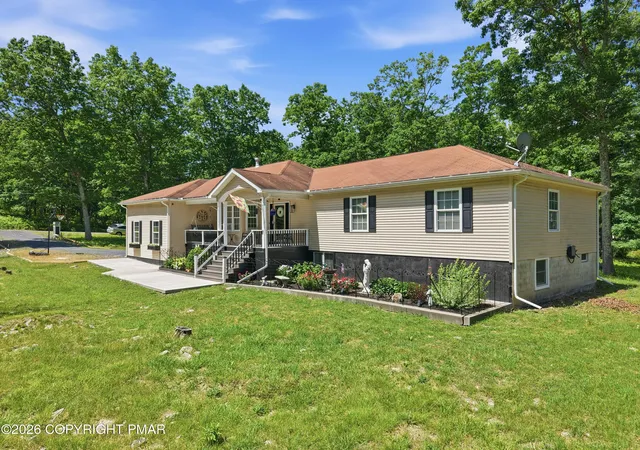 3rd image of 3172 Bluebird Dr, Bushkill, PA 18324 | MLS# PM-142531
