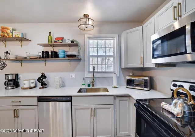 Photo 4 of Single family home for sale at 8138 Pecan Ter, Tobyhanna, PA 18466 | MLS# PM-142530 | Listing updated on 2026-06-26