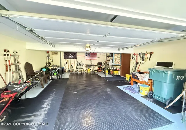 Photo 5 of Single family home for sale at 8466 Bumble Bee Way, Tobyhanna, PA 18466 | MLS# PM-142571 | Listing updated on 2026-09-01