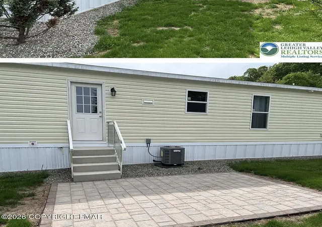 Homes for sale in East Stroudsburg, PA | 342 Upper Pmhe South Dr, East Stroudsburg, PA 18302 | MLS# PM-142560