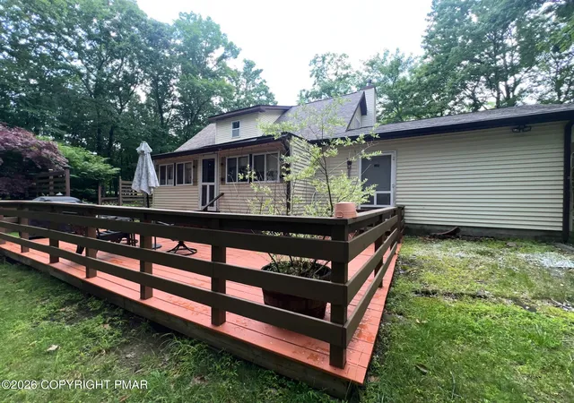 Photo 4 of Single family home for sale at 113 Bailey Dr, Bushkill, PA 18324 | MLS# PM-142606 | Listing updated on 2026-08-30