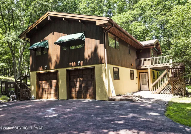 Homes for sale in Effort, PA | 223 Briarwood Dr, Effort, PA 18330 | MLS# PM-142843