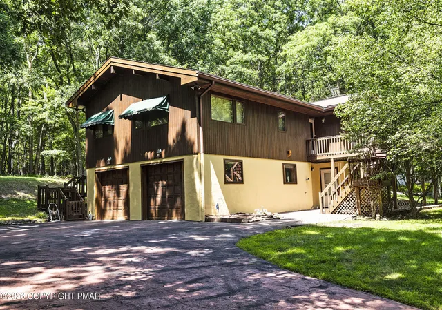 Photo 3 of Sale Pending at 223 Briarwood Dr, Effort, PA 18330 | MLS# PM-142843 | Listing updated on 2026-09-02