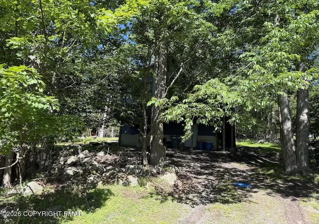 Homes for sale in Tobyhanna, PA | 2548 Waterfront Dr, Tobyhanna, PA 18466 | MLS# PM-142598