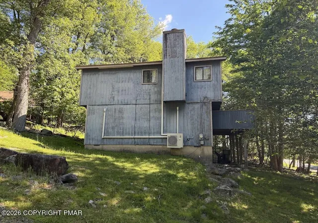 Homes for sale in Tobyhanna, PA | 2548 Waterfront Dr, Tobyhanna, PA 18466 | MLS# PM-142598