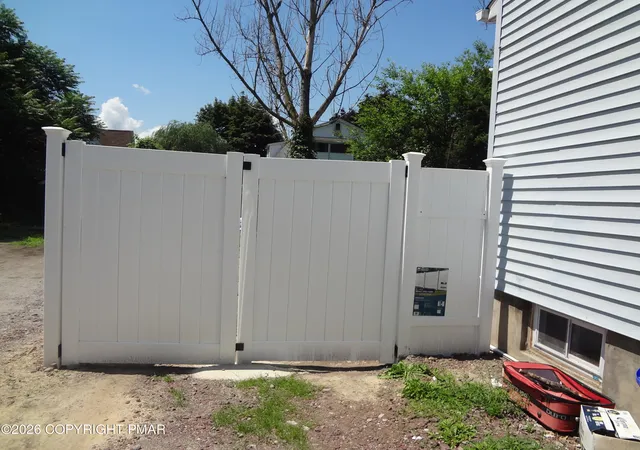 Homes for sale in Wilkes Barre, PA | 83 Bradford St, Wilkes Barre, PA 18702 | MLS# PM-142599