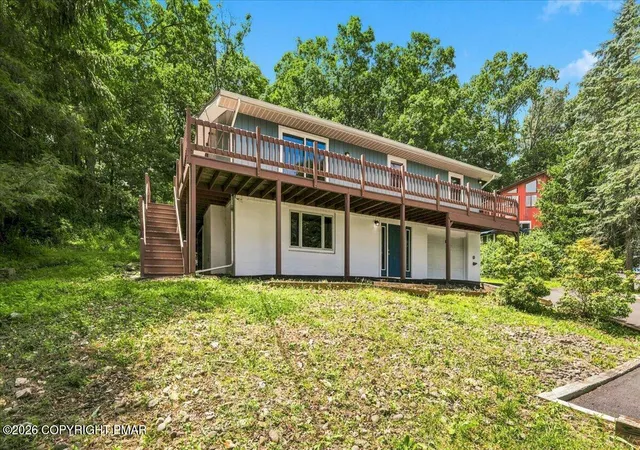 Homes for sale in Bushkill, PA | 1027 Maple Lake Dr, Bushkill, PA 18324 | MLS# PM-142602