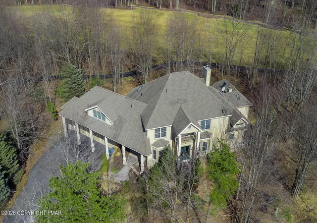 Homes for sale in Pocono Pines, PA | 726 Pinecrest Dr, Pocono Pines, PA 18350 | MLS# PM-142659