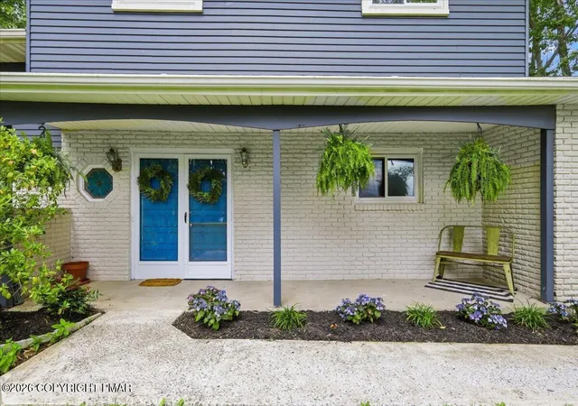 Photo 2 of Sale Pending at 2004 Linwood Dr, Stroudsburg, PA 18360 | MLS# PM-142718 | Listing updated on 2026-08-31