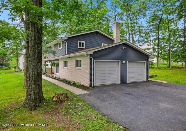 Photo 3 of Sale Pending at 2004 Linwood Dr, Stroudsburg, PA 18360 | MLS# PM-142718 | Listing updated on 2026-08-31