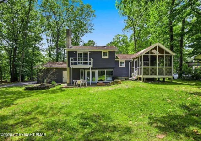 Photo 4 of Sale Pending at 2004 Linwood Dr, Stroudsburg, PA 18360 | MLS# PM-142718 | Listing updated on 2026-08-31