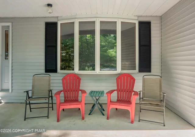 Homes for sale in Saylorsburg, PA | 214 Majestic Dr, Saylorsburg, PA 18353 | MLS# PM-142630