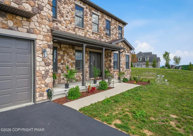 Photo 4 of Single family home for sale at 130 Longenbach Ave N, Nazareth, PA 18064 | MLS# PM-142811 | Listing updated on 2026-07-29