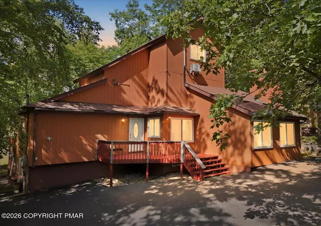 Photo 1 of Single family home for sale at 184 Cambridge Ct, Bushkill, PA 18324 | MLS# PM-142670 | Listing updated on 2026-08-07