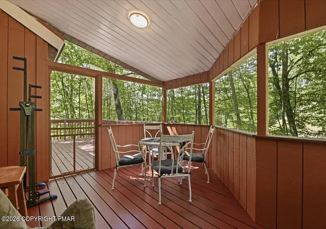 Photo 4 of Single family home for sale at 184 Cambridge Ct, Bushkill, PA 18324 | MLS# PM-142670 | Listing updated on 2026-10-02