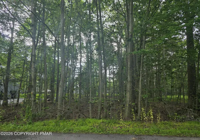 Homes for sale in Tobyhanna, PA | 111 Mayfair Rd, Tobyhanna, PA 18466 | MLS# PM-142640