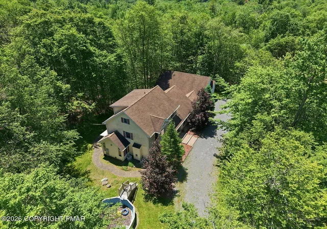 Homes for sale in Blakeslee, PA | 322 Scenic Dr, Blakeslee, PA 18610 | MLS# PM-142642