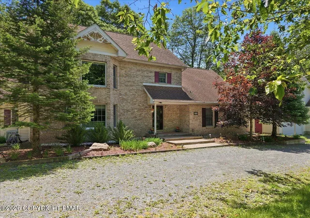 Homes for sale in Blakeslee, PA | 322 Scenic Dr, Blakeslee, PA 18610 | MLS# PM-142642