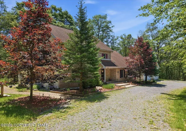 Homes for sale in Blakeslee, PA | 322 Scenic Dr, Blakeslee, PA 18610 | MLS# PM-142642