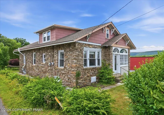 Homes for sale in Jim Thorpe, PA | 15 W 9Th St, Jim Thorpe, PA 18229 | MLS# PM-142662
