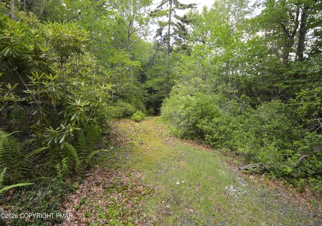 Homes for sale in Long Pond, PA | 106 Archer Dr, Long Pond, PA 18334 | MLS# PM-142699