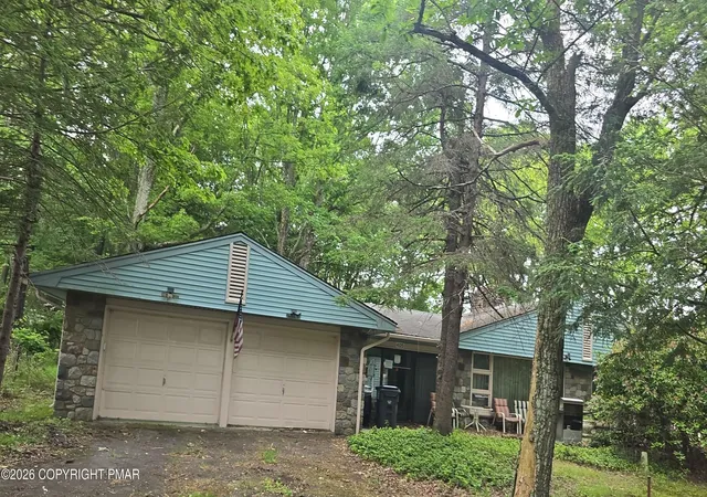 Homes for sale in Mount Pocono, PA | 405 Park Ave, Mount Pocono, PA 18344 | MLS# PM-142712