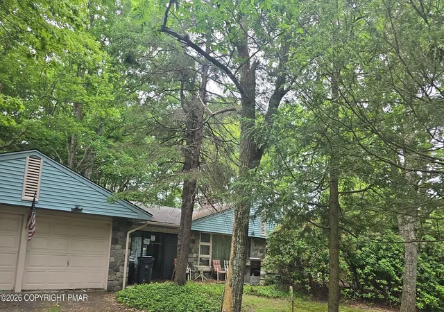 Homes for sale in Mount Pocono, PA | 405 Park Ave, Mount Pocono, PA 18344 | MLS# PM-142712