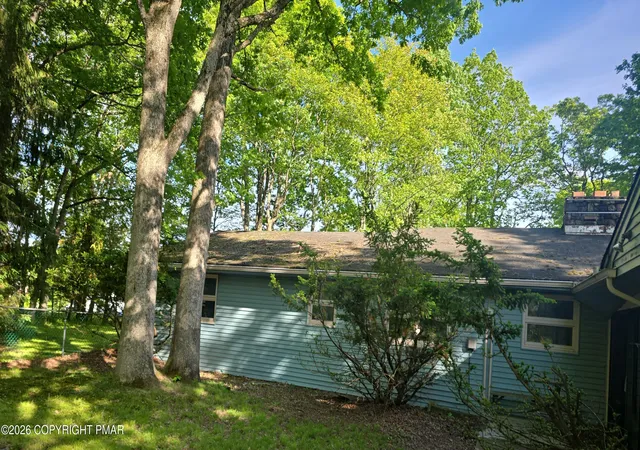 Homes for sale in Mount Pocono, PA | 405 Park Ave, Mount Pocono, PA 18344 | MLS# PM-142712