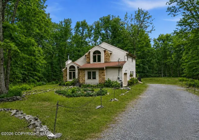 Photo 1 of Sale Pending at 3176 Bluebird Dr, Bushkill, PA 18324 | MLS# PM-142661 | Listing updated on 2026-09-02