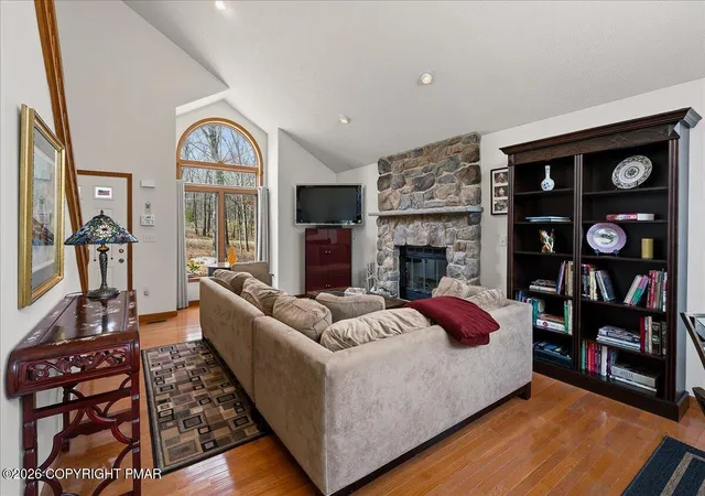 Photo 3 of Sale Pending at 3176 Bluebird Dr, Bushkill, PA 18324 | MLS# PM-142661 | Listing updated on 2026-09-02