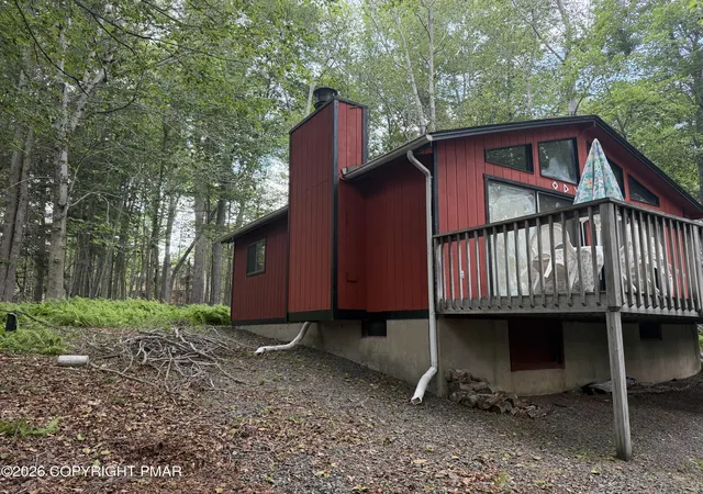 Homes for sale in Pocono Lake, PA | 1213 Penn Ct, Pocono Lake, PA 18347 | MLS# PM-142657