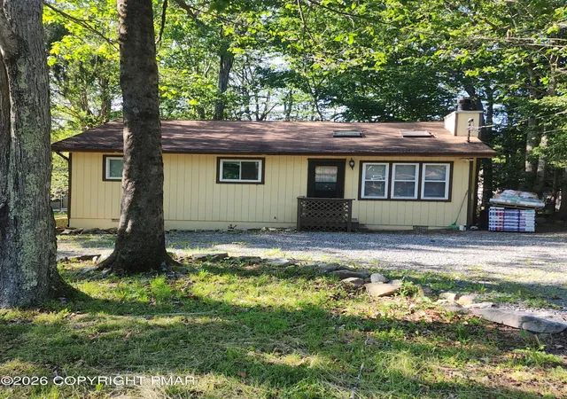 Homes for sale in Tobyhanna, PA | 3434 Primrose Ter, Tobyhanna, PA 18466 | MLS# PM-142646