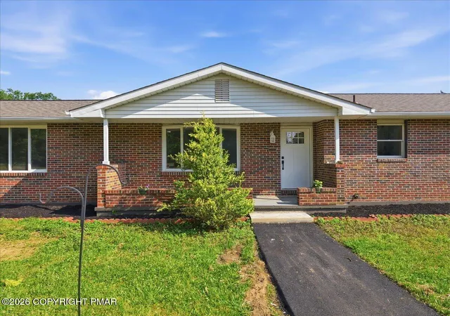 Photo 4 of Sale Pending at 129 Rinker Rd, Stroudsburg, PA 18360 | MLS# PM-142691 | Listing updated on 2026-09-29