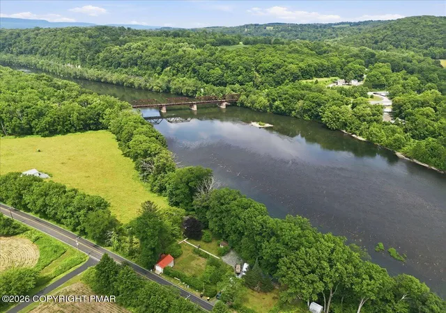 Homes for sale in Mount Bethel, PA | 4403 River Rd, Mount Bethel, PA 18343 | MLS# PM-142668